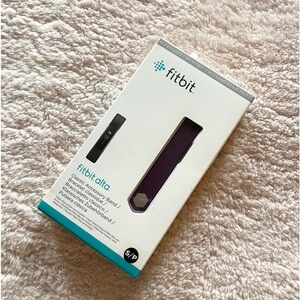 New fitbit Alta classic accessory band size small in the color plum